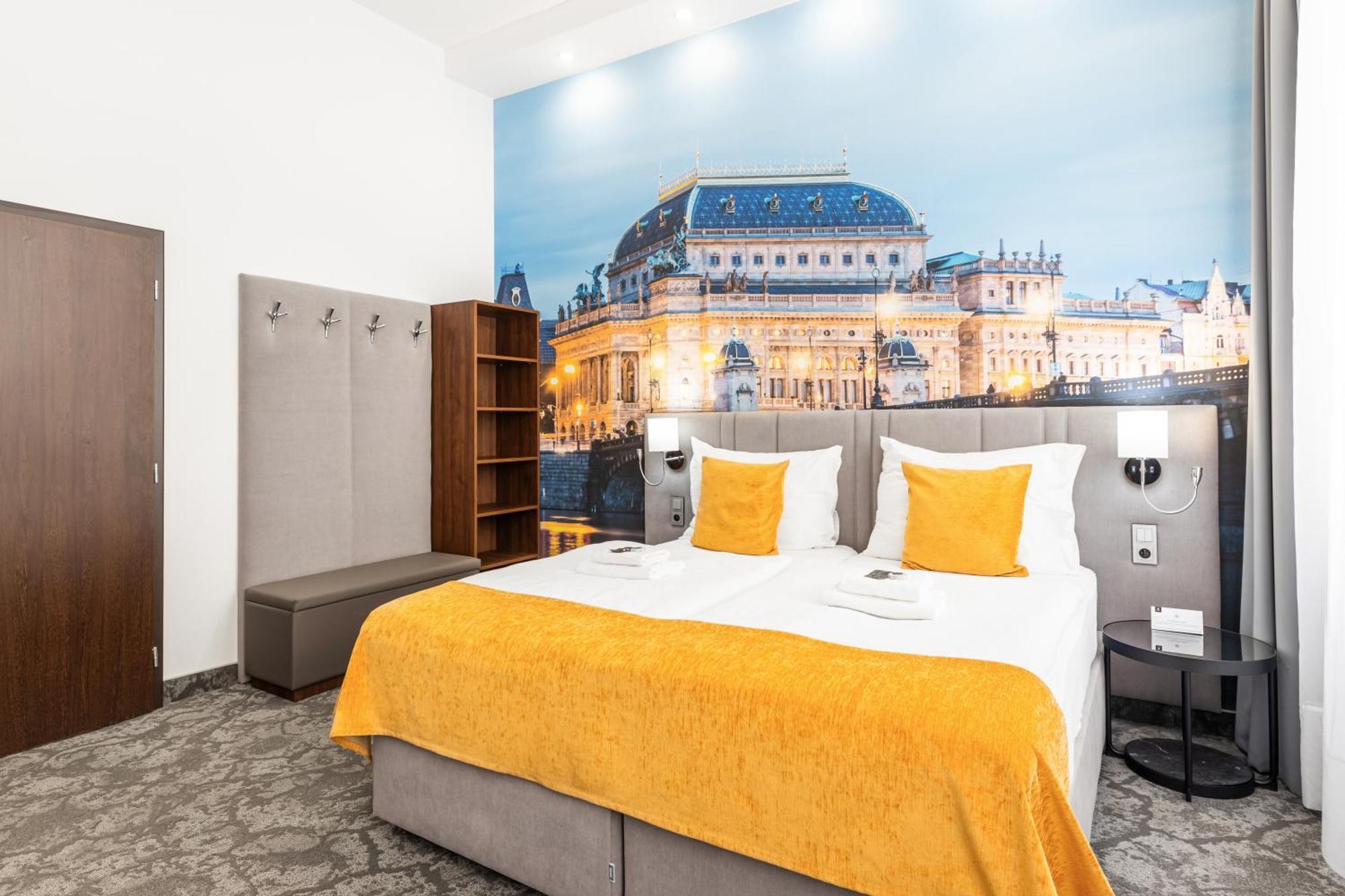 A1 Royal Plaza Hotel Praha Bagian luar foto