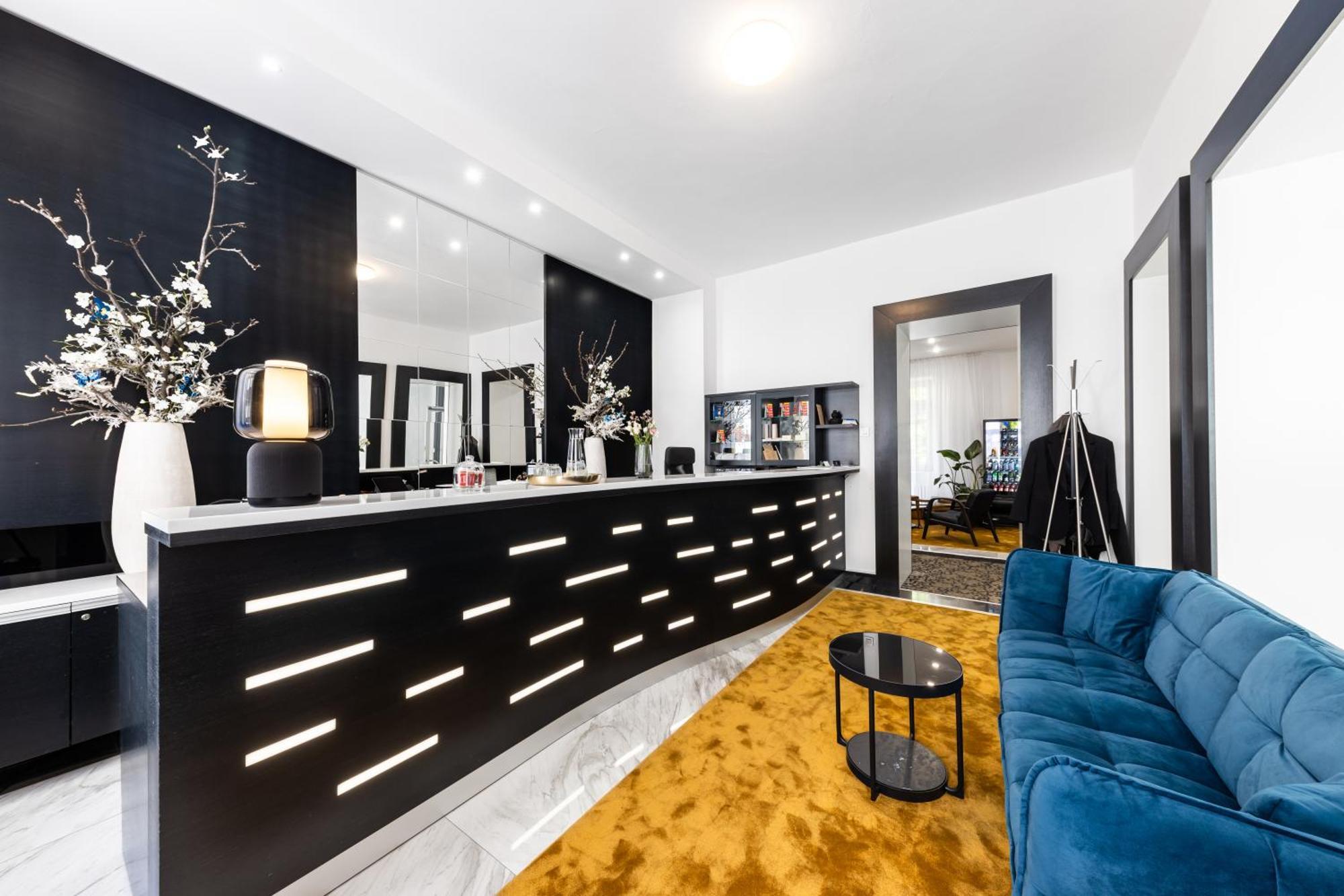 A1 Royal Plaza Hotel Praha Bagian luar foto