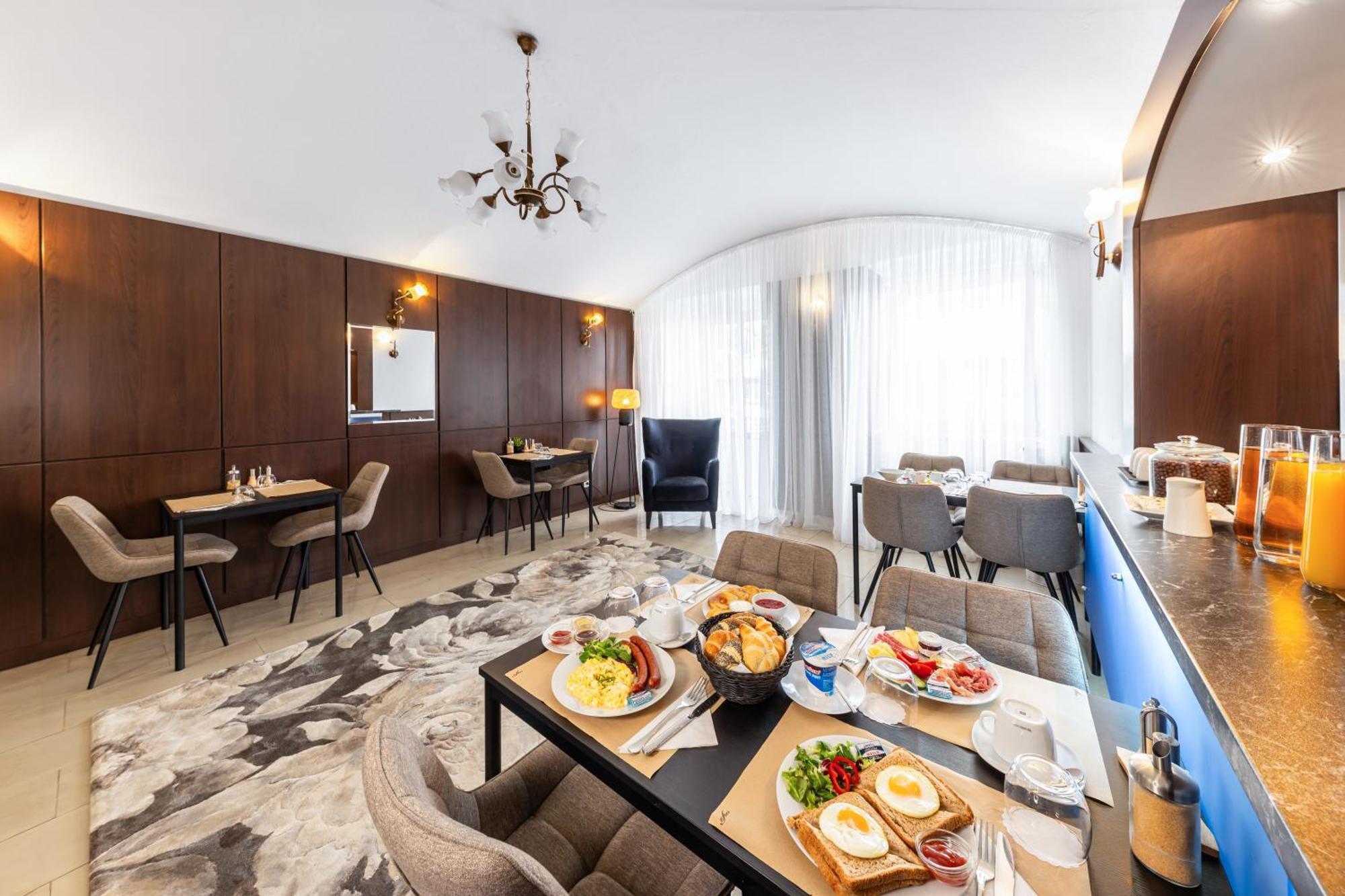 A1 Royal Plaza Hotel Praha Bagian luar foto